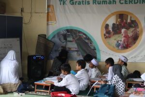Berikan Adik Yatim Dhuafa Pendidikan Yang Layak